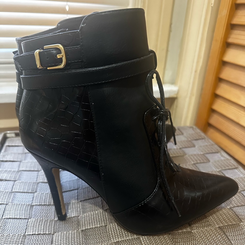 Brand new never worn Altizarra leather ankle stiletto boots booties black size 8